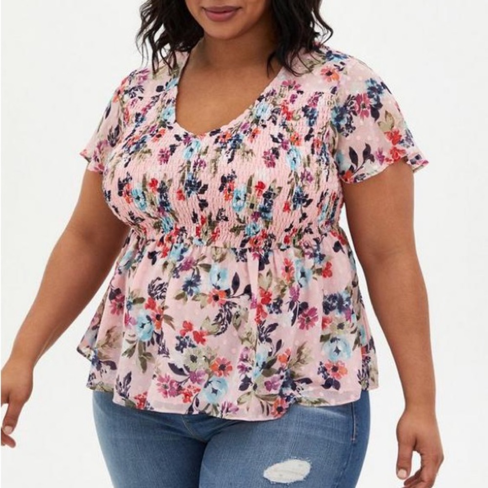 Torrid Women’s Pink V-Neck Peplum Chiffon Click Dot Smocked Floral Top Sz 3X